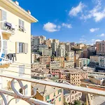 Genova La Fortuna Roomy Apt & Panoramic Balcony